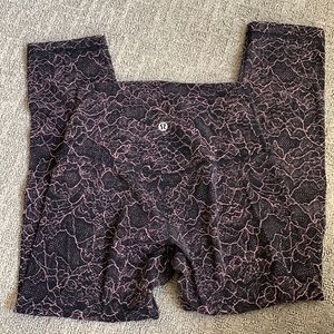 Lululemon Crop High Rise Legging - Align - Size 2 - Floral print / pink & black